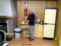 Makkan paistoon valmistautuminen.