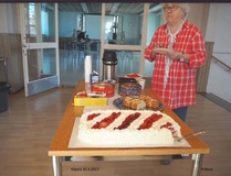 Kevätkokouksessa kakkua riitti kaikille.