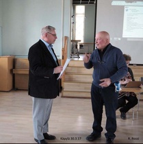 EKL:n puheenjohtaja Hellsten oli kerhossamme ja piti ajankohtasista asioista katsauksen.