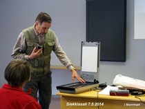 Pentti H. esitti kuvien skannausta.  