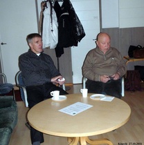 Mistä sitä muusta keskustelevat Tuomo ja Ismo kuin Ohjelmista ja koneista.