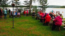 Nautitaan rikkaista ritareista.